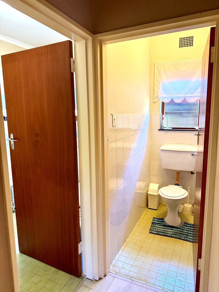 4 Bedroom Property for Sale in Bergzicht Western Cape